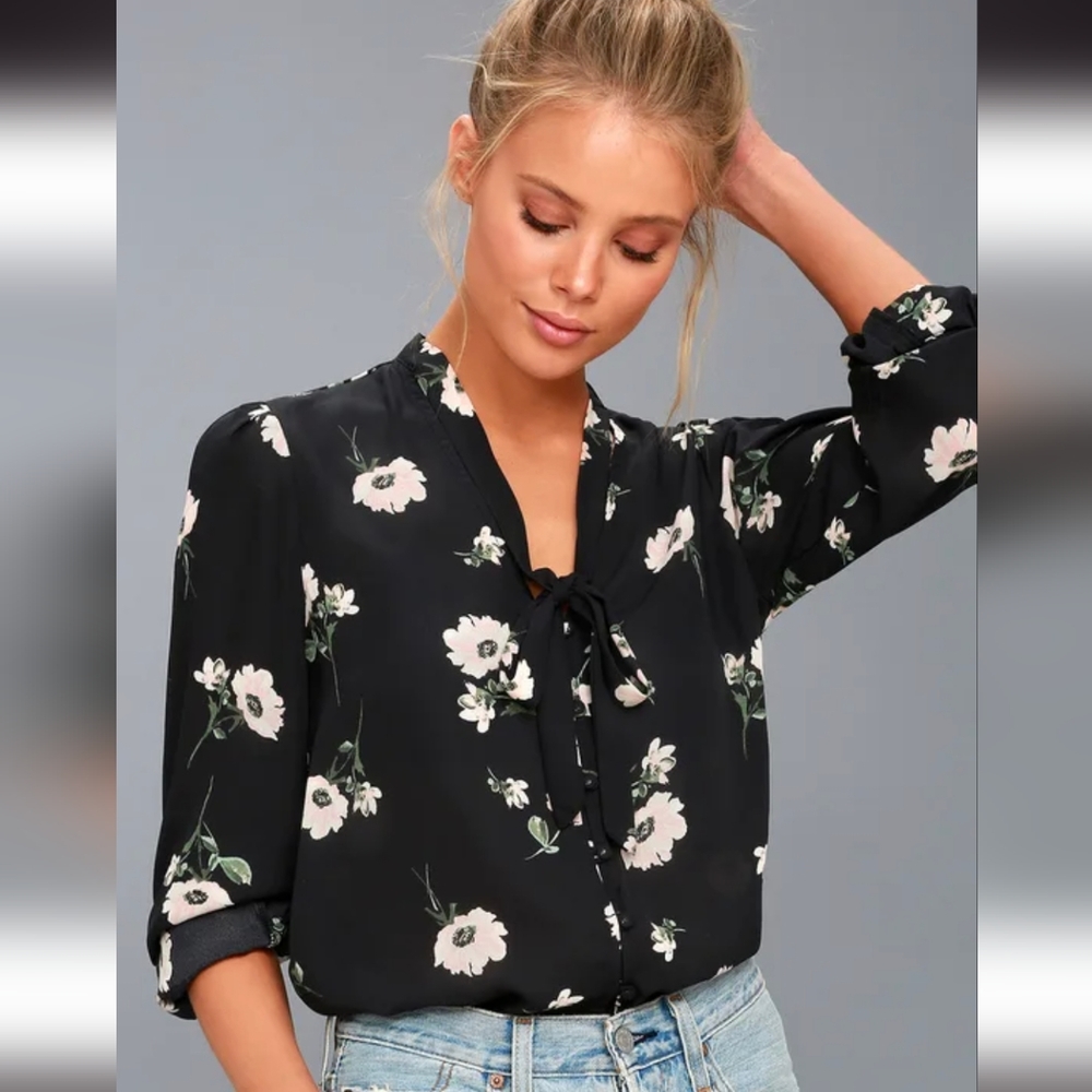Lulu's Black Floral Blouse